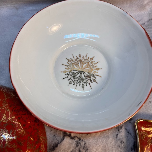 1950’s Victorian Vanity Trinket Set - Picture 10 of 15